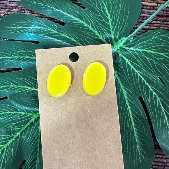 BOGO FREE YELLOW RETRO EARRINGS - Picture 1 of 6
